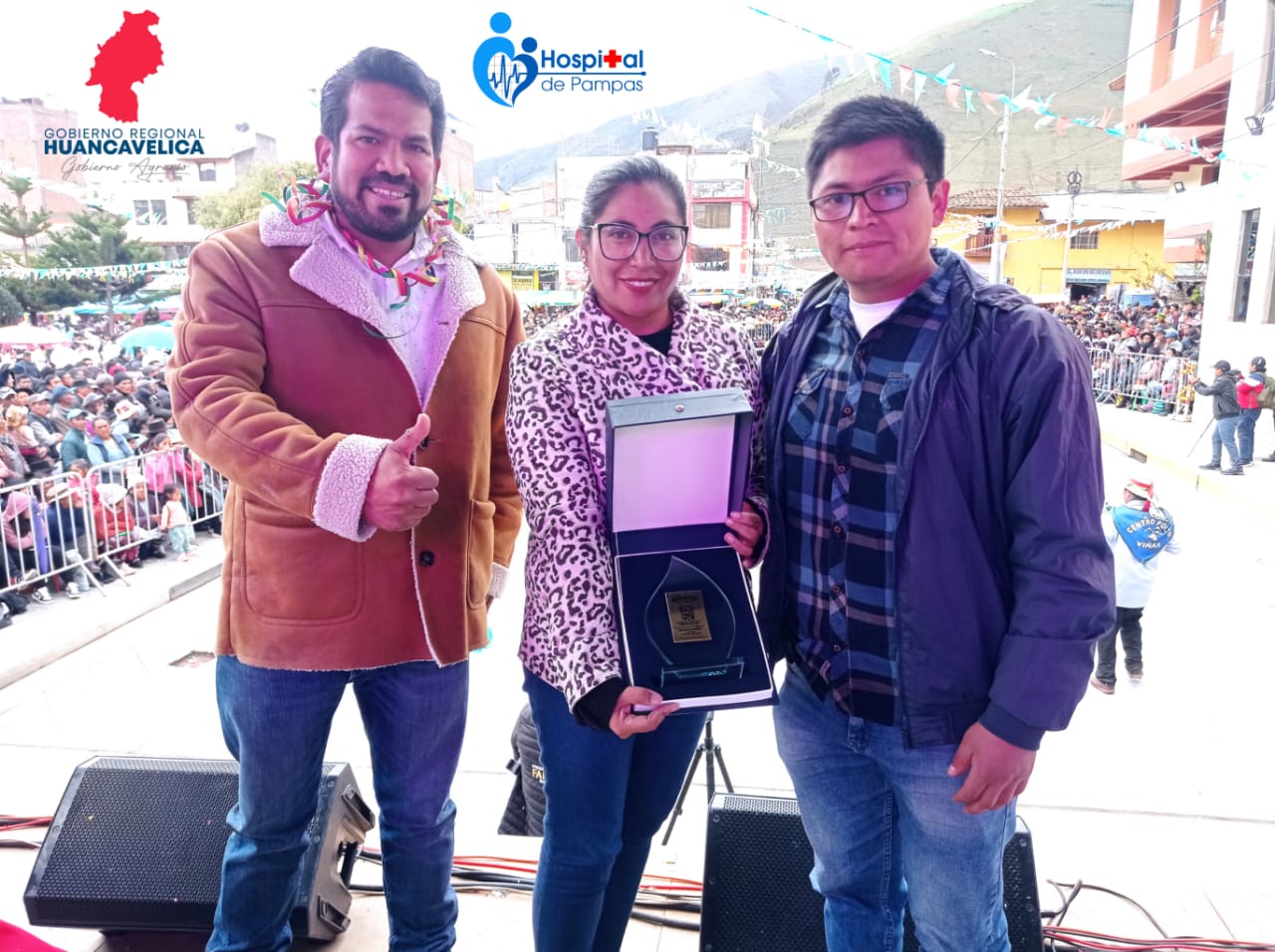 ALCALDE DE LA MUNICIPALIDAD PROVINCIAL DE TAYACAJA CONDECORÓ LA PARTICIPACIÓN ARTÍSTICA DEL HOSPITAL DE PAMPAS